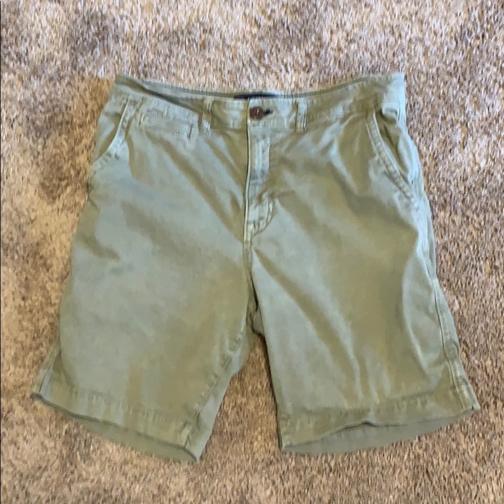 EUC American Eagle green shorts. Size 34